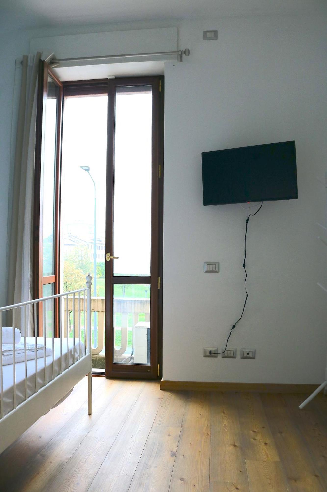 Lovely Navigli Studio With Balcony - Via Carlo Torre ミラノ エクステリア 写真
